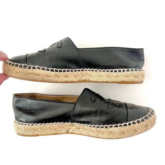 CHANEL || CC Cap Toe Black Leather Espadrille Loafers Logo Size EU 39 - Picture 12 of 16